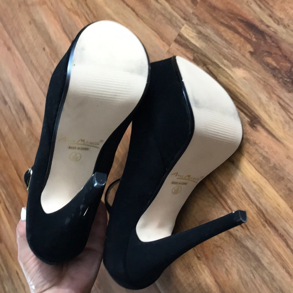 Heels - Picture 4 of 4